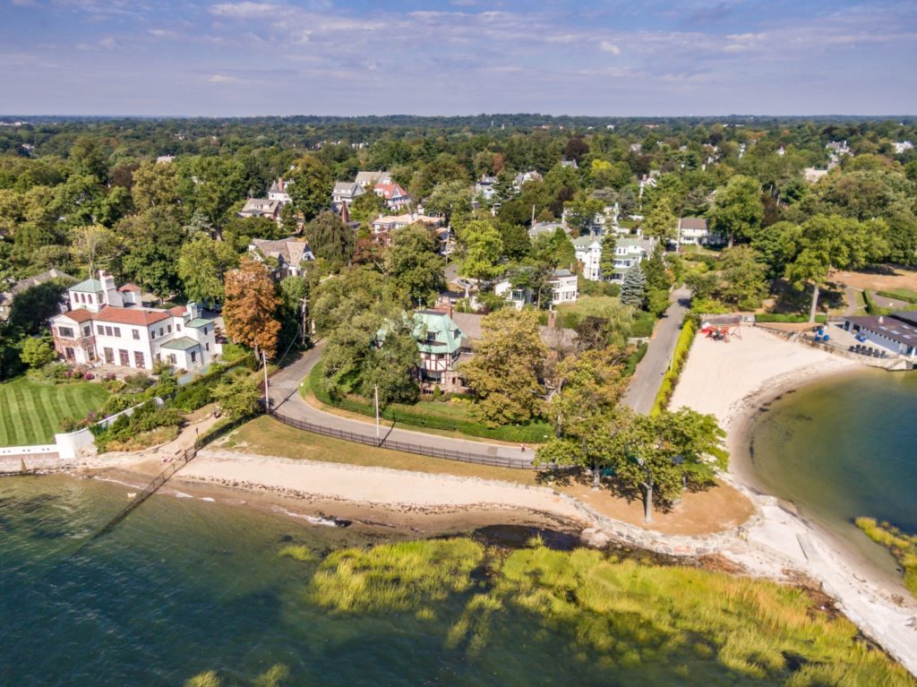 Beach Ave Larchmont