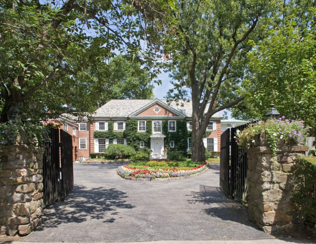 Larchmont Estate